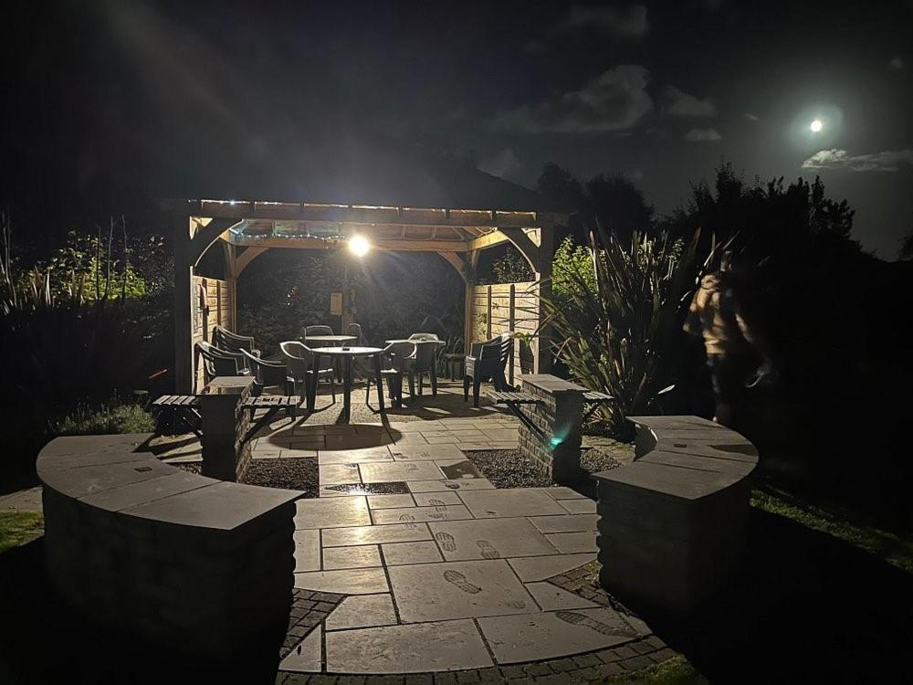 Belle Vista Glamping & Camping Йорк Екстериор снимка