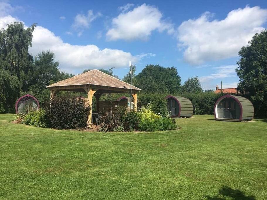 Belle Vista Glamping & Camping Йорк Екстериор снимка